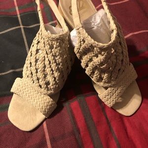 Woman’s sandals size 10 m new without tags